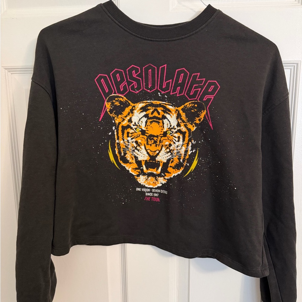 H&M Black Cropped Sweatshirt with Tiger